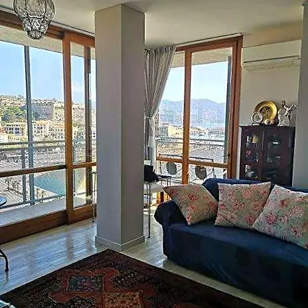 فندق مبيت وإفطار La Terrazza Sul Mare بورتوفيرّايو