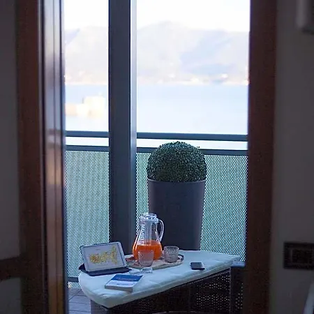 Bed & Breakfast La Terrazza Sul Mare 3*